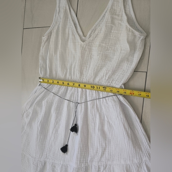 Elegant White Sleeveless Dress Size L - Picture 10 of 14